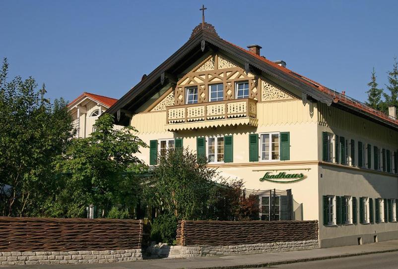Landhaus Cafe Restaurant & Hotel Wolfratshausen Exterior photo